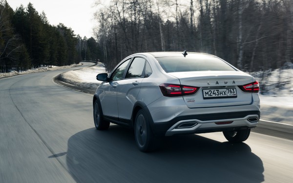 
            Первый тест-драйв Lada Vesta с автоматической коробкой. 3 главных отличия
        