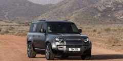 
            Land Rover обновил внедорожник Defender. Фото и основные изменения
        