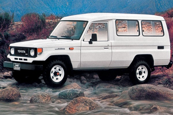 Винтаж: новый старый пикап Toyota Land Cruiser 70