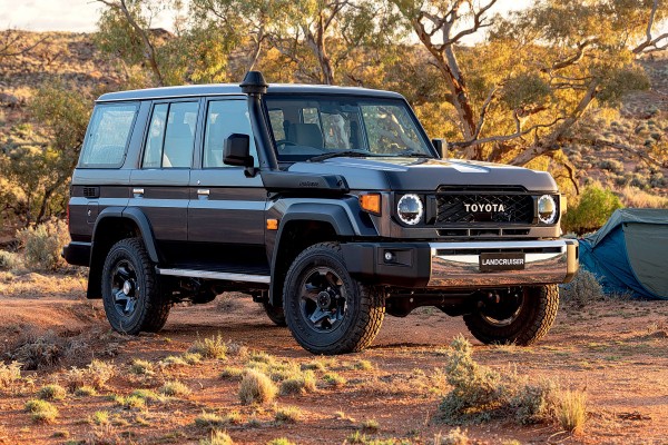 Винтаж: новый старый пикап Toyota Land Cruiser 70