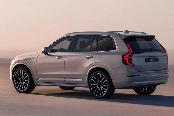 Шведы представили обновленный Volvo XC90 2025: это второй рестайлинг кроссовера